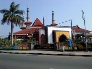 Masjid At-Ta'qwa: Ruang Ibadah yang Menghimpun Jiwa di Tengah Cilacap